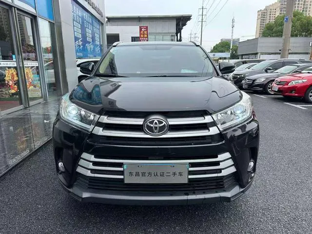 2018 Toyota Highlander thumbnail 11