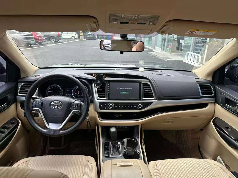 2018 Toyota Highlander thumbnail 15