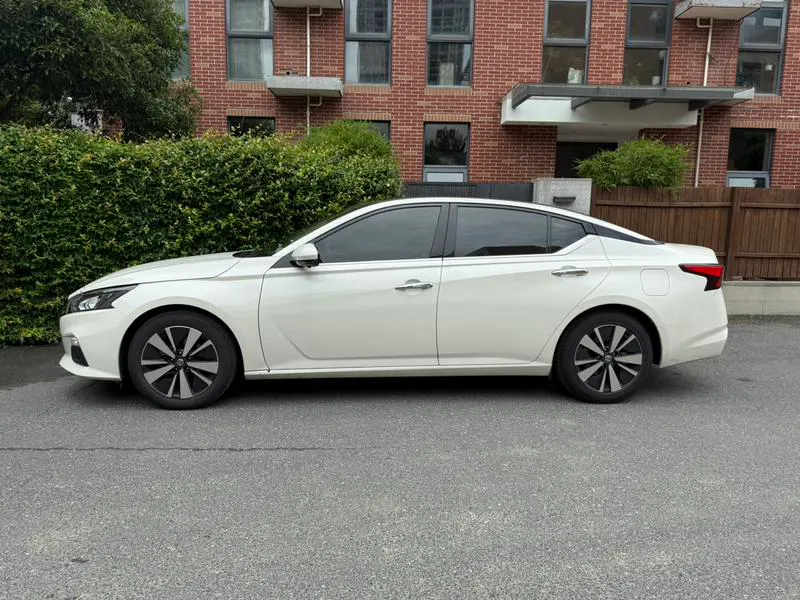 2021 Nissan Teana thumbnail 2