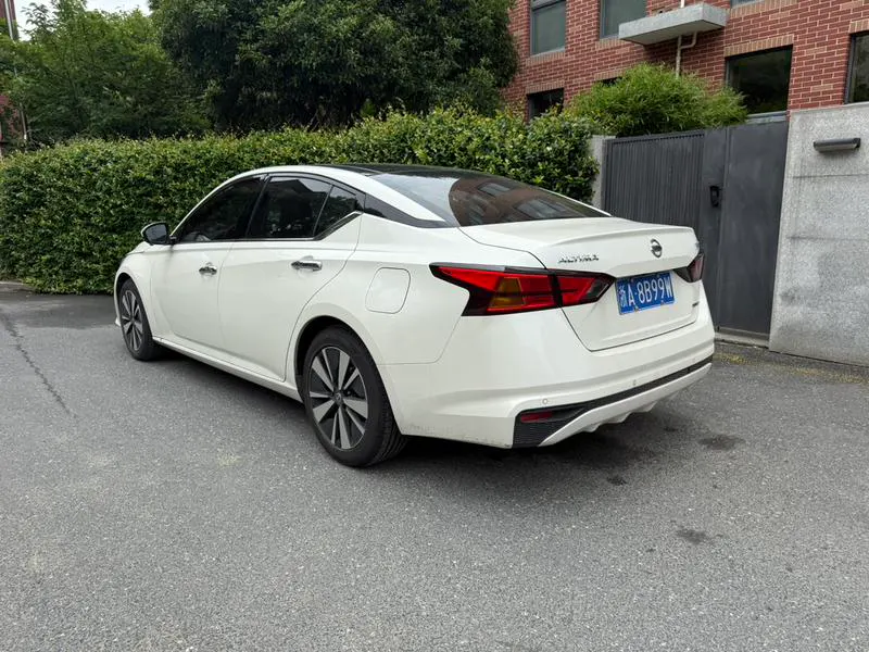 2021 Nissan Teana thumbnail 3