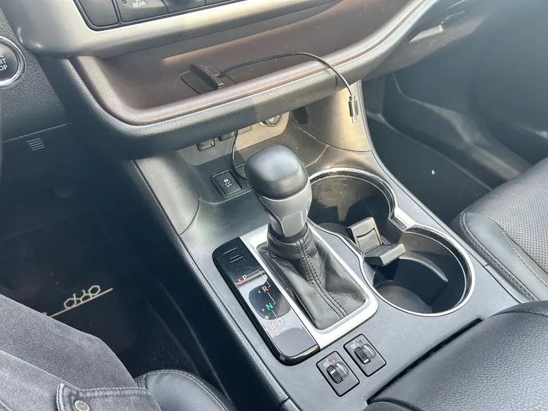 2018 Toyota Highlander thumbnail 11