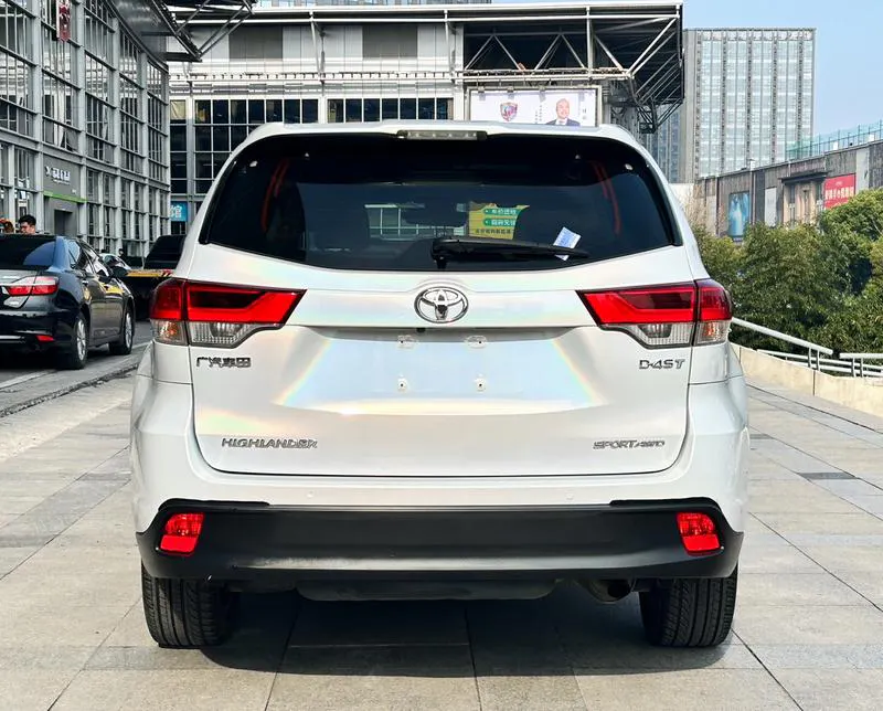 2018 Toyota Highlander thumbnail 4