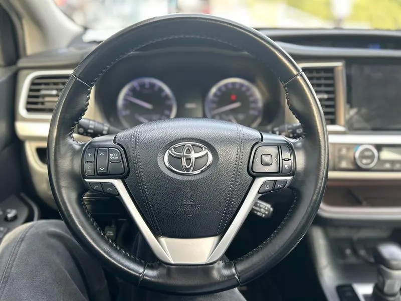 2018 Toyota Highlander thumbnail 20