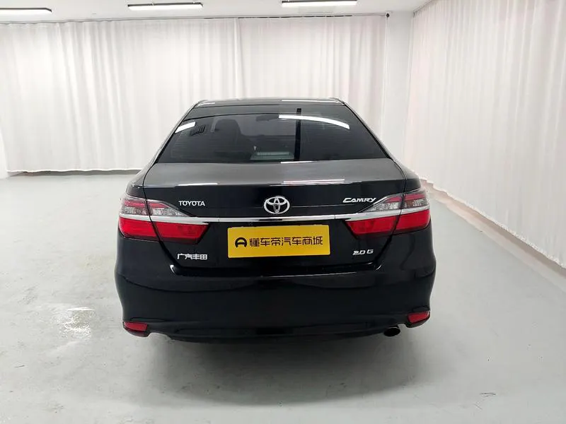 2016 Toyota Camry thumbnail 6