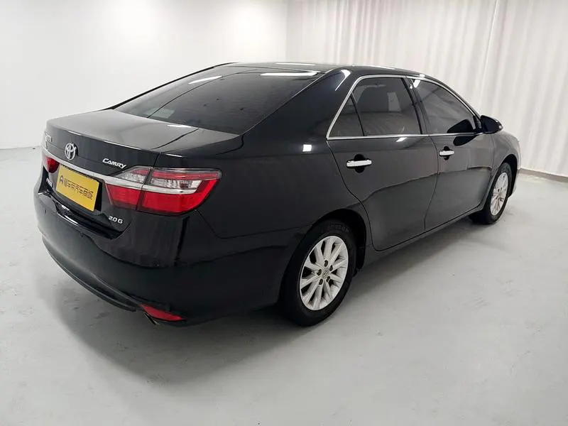 2016 Toyota Camry thumbnail 7