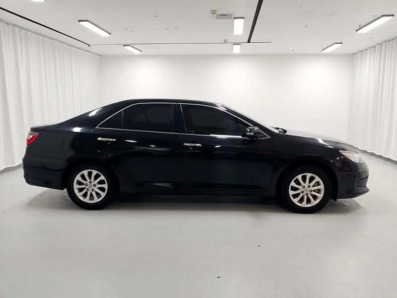 2016 Toyota Camry thumbnail 8