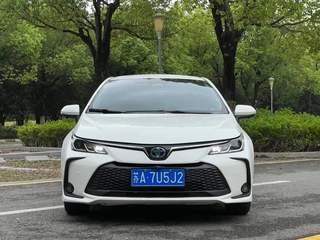 2023 Toyota Corolla thumbnail 2