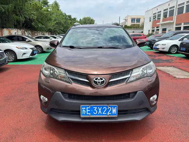 2015 Toyota RAV4 thumbnail 2
