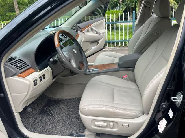 2009 Toyota Camry thumbnail 5