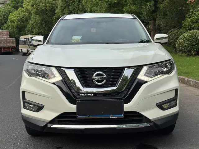 2017 Nissan X-Trail thumbnail 2