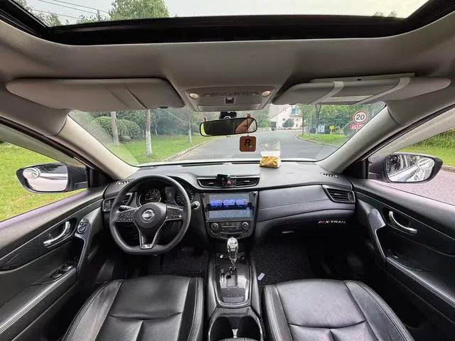 2017 Nissan X-Trail thumbnail 4