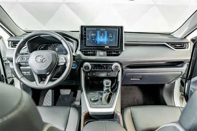 2020 Toyota RAV4 thumbnail 4