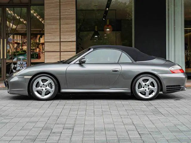 2003 Porsche 911 Carrera 4S thumbnail 2