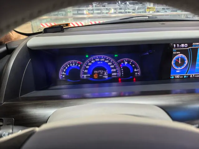 2012 Honda Elysion thumbnail 5
