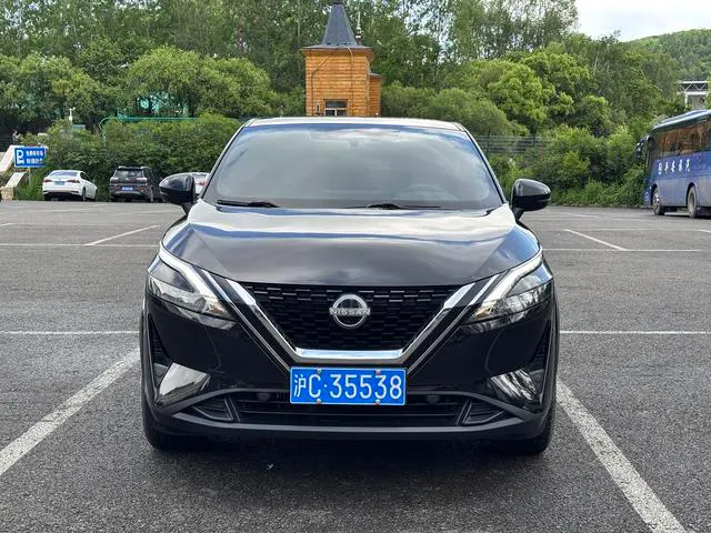 2023 Nissan Qashqai thumbnail 3