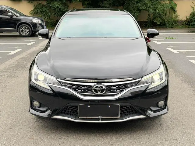 2013 Toyota Mark X thumbnail 2