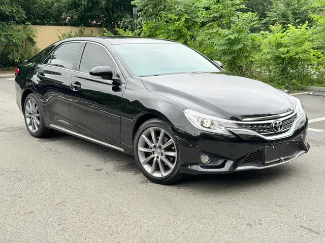 2013 Toyota Mark X thumbnail 3
