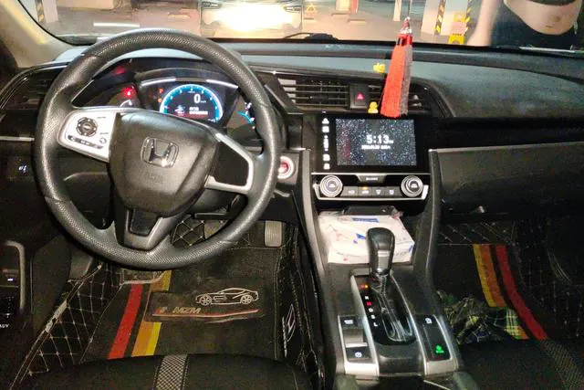 2019 Honda Civic thumbnail 5