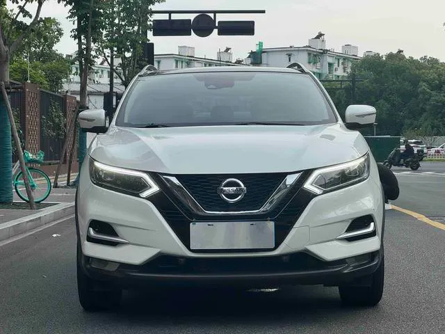 2022 Nissan Qashqai thumbnail 2