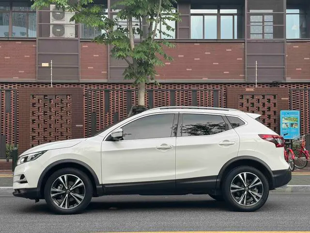 2022 Nissan Qashqai thumbnail 3