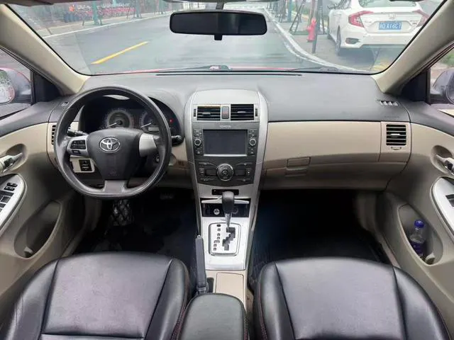 2012 Toyota Corolla thumbnail 4