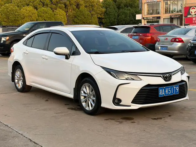 2021 Toyota Corolla thumbnail 3