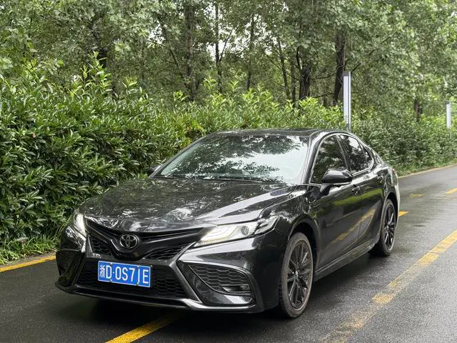 2022 Toyota Camry photo 1