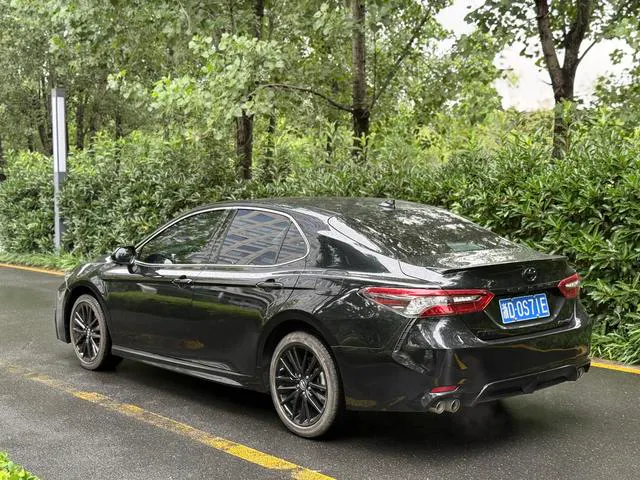 2022 Toyota Camry thumbnail 3