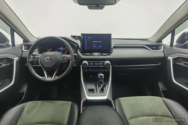 2022 Toyota RAV4 thumbnail 4