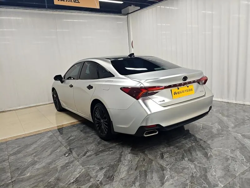 2019 Toyota Avalon thumbnail 6
