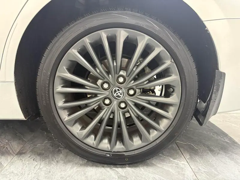 2019 Toyota Avalon thumbnail 10