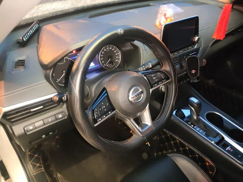 2020 Nissan Altima thumbnail 12