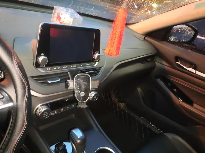 2020 Nissan Altima thumbnail 13