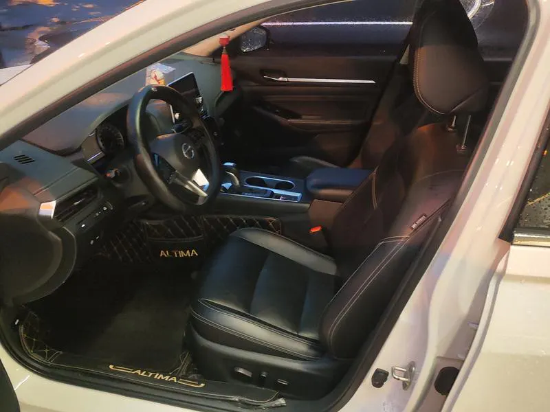 2020 Nissan Altima thumbnail 8