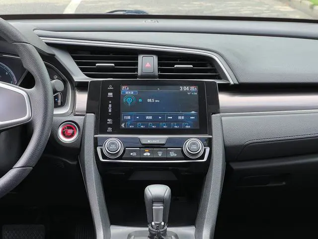 2019 Honda Civic thumbnail 5