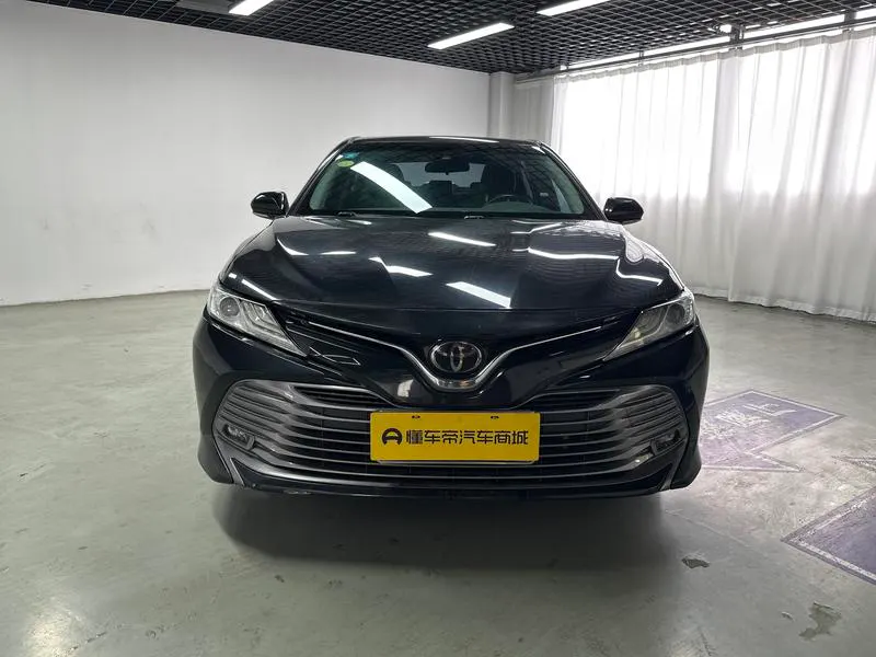 2019 Toyota Camry thumbnail 3
