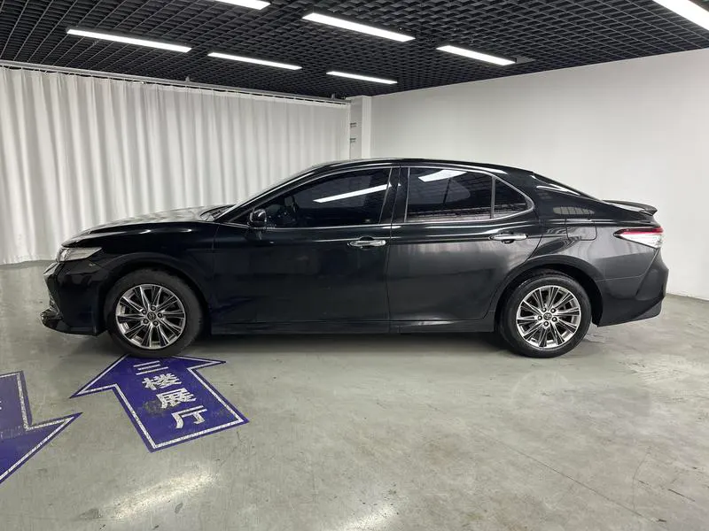 2019 Toyota Camry thumbnail 5