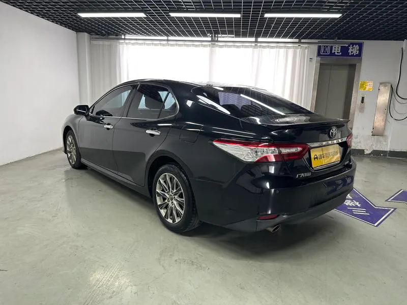 2019 Toyota Camry thumbnail 6