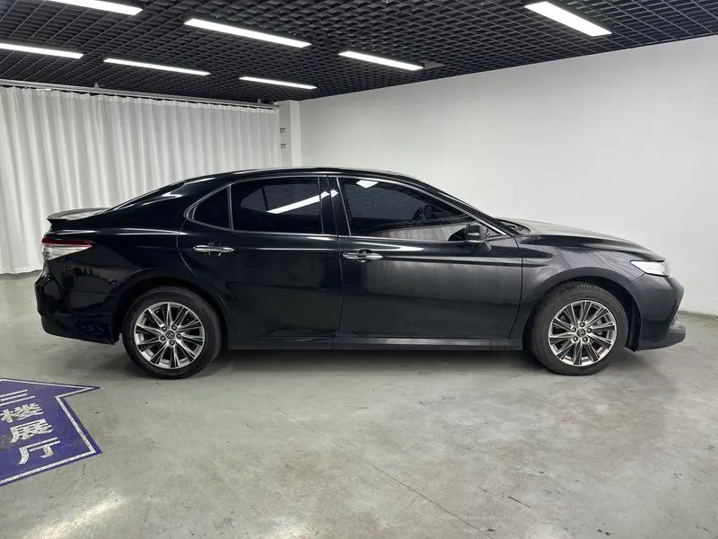 2019 Toyota Camry thumbnail 9
