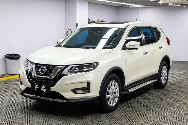 2022 Nissan X-Trail photo 1