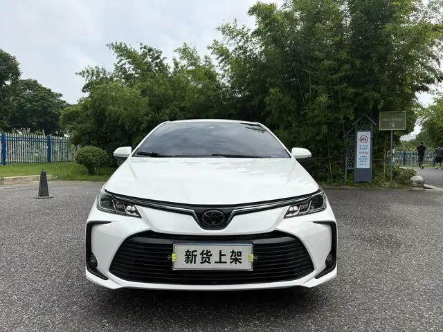 2021 Toyota Corolla thumbnail 2