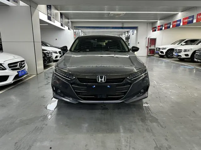 2022 Honda Accord thumbnail 2