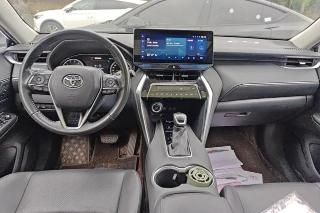 2022 Toyota Harrier thumbnail 4