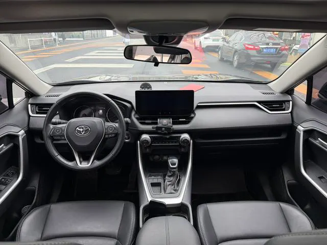 2024 Toyota Wildlander thumbnail 4