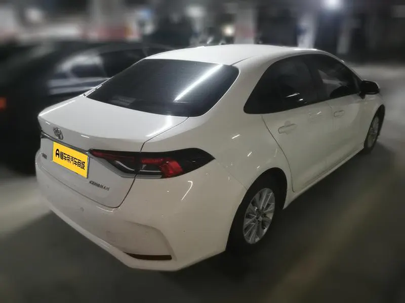 2021 Toyota Corolla thumbnail 5