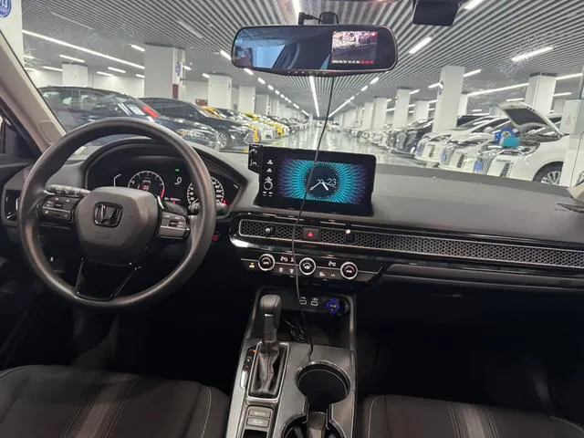 2023 Honda Civic thumbnail 4