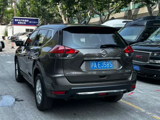 2020 Nissan X-Trail thumbnail 3