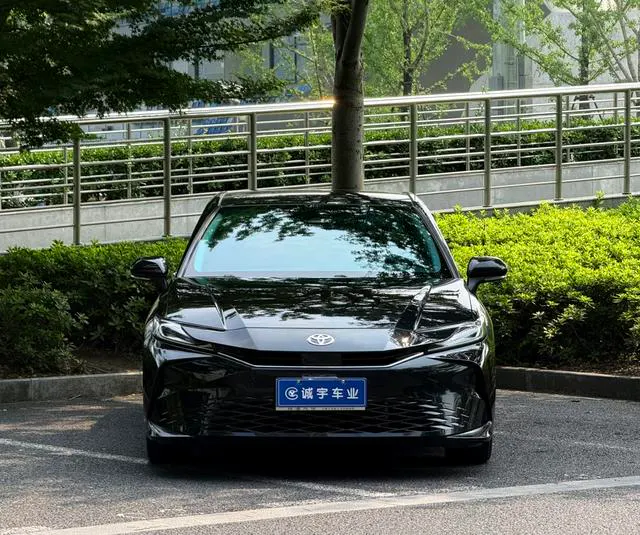 2024 Toyota Camry thumbnail 2