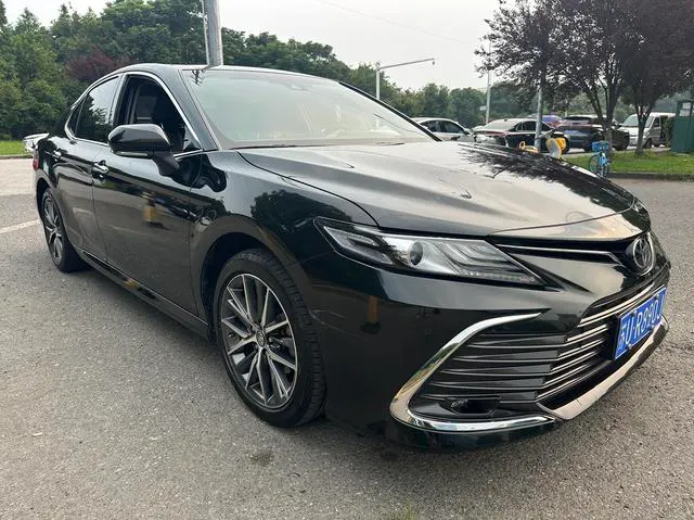 2021 Toyota Camry thumbnail 3
