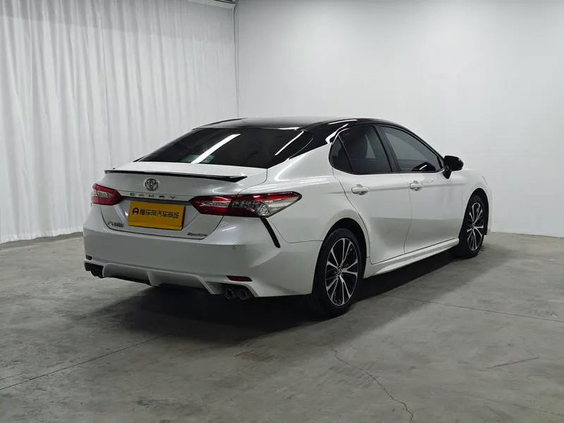 2019 Toyota Camry thumbnail 8